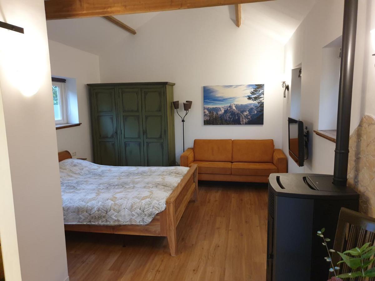 Bed and Breakfast The Walnut Tree Хеллевутслёйс Экстерьер фото